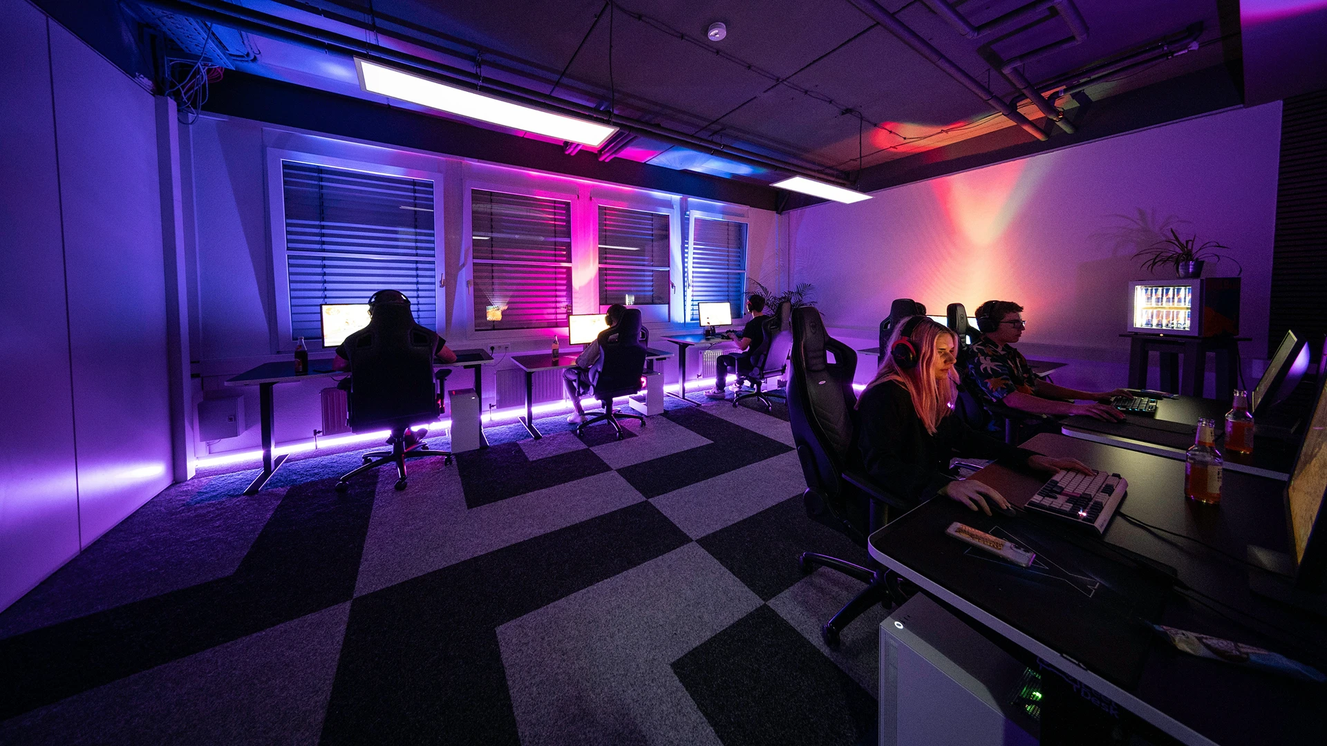 Who Actually Makes Money in Dance Music Now